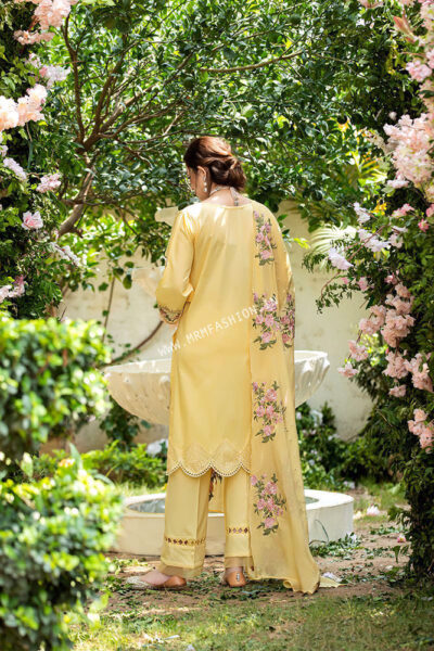 Manara Luxury Lawn 2021 | 12 - Image 2