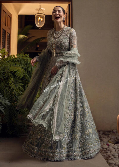Aik Jhalak | Crimson X Saira Shakira Wedding Collection ' 22 | D6 Swarovski Story - Image 2