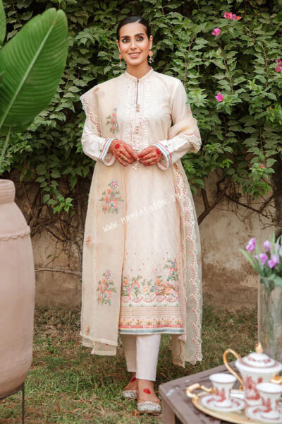 Mehrbano Premium Lawn Vol-2 2022 By Cross Stitch | D - 12